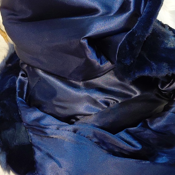 Oscar de la Renta Navy Mink and Fox Collar Cape - Picture 13 of 13